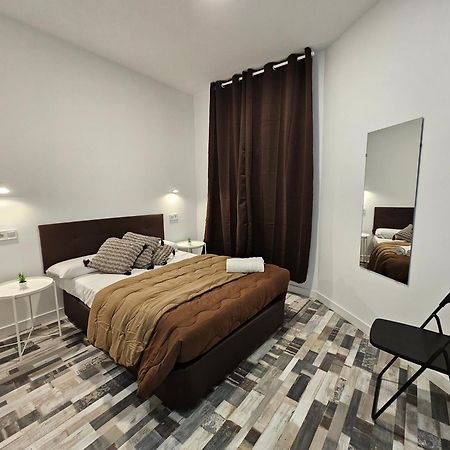 Hostal Andrea Granvia Madrid Buitenkant foto