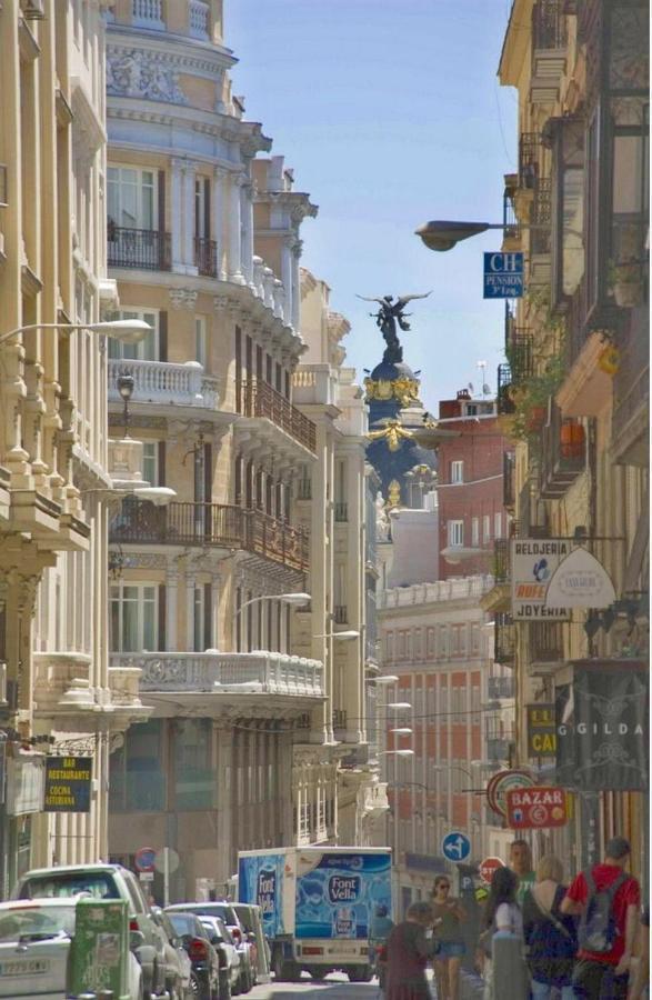 Hostal Andrea Granvia Madrid Buitenkant foto